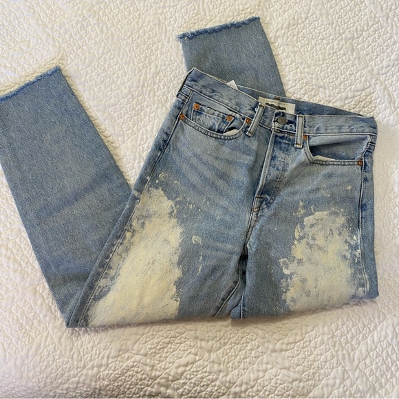 ICONIC Levi’s Jeans with Slit - Picture 6 of 9